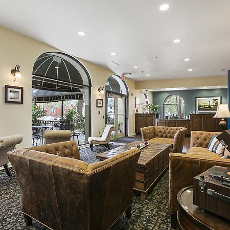 St Charles Inn, Superior Hotel New Orleans Buitenkant foto